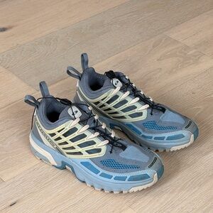 SALOMON gray & blue ACS Pro sneakers